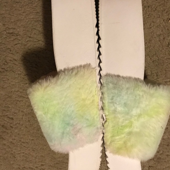 Women’s FASHION NOVA LA platform slides - Picture 2 of 3